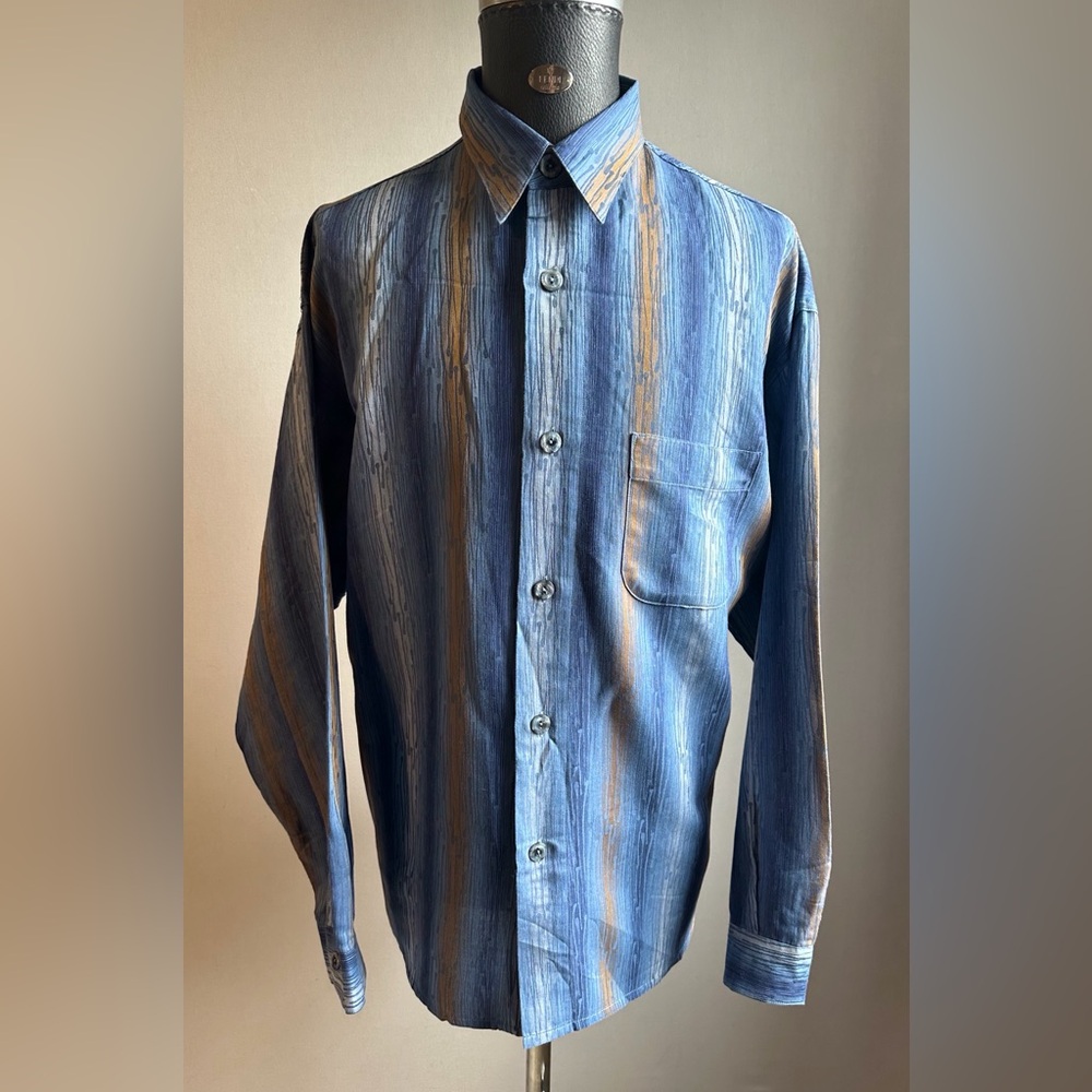 SIGNUM Mens Blue Casual Button Down Shirt with Classic Style. Size L